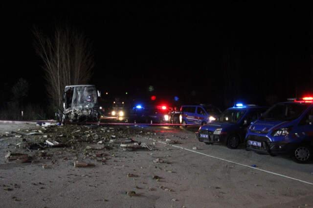 Yolcu Otobüsü Önce Ağaçlara, Sonra İstinat Duvarına Çarptı: 2 Ölü, 33 Yaralı