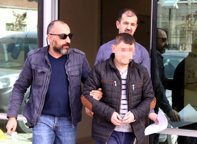 Tramvayda Kadın ve Kız Çocuklarının Gizlice Fotoğrafını Çeken Sapık, Tutuklandı