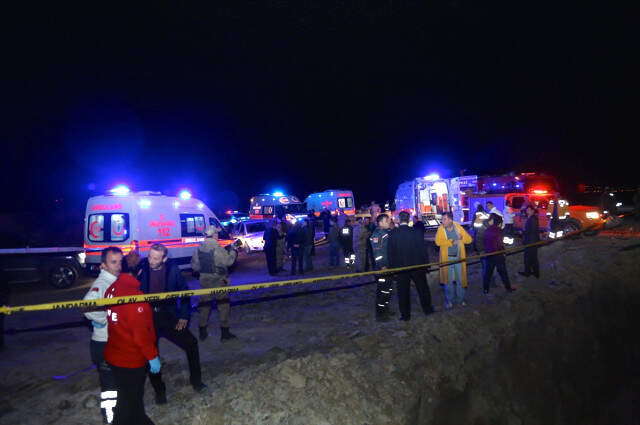 Bayburt'ta 8 Kişinin Öldüğü 4 Kişinin Yaralandığı Trafik Kazasına 2 Gözaltı Bayburt'ta 8 Kişinin Öldüğü 4 Kişinin Yaralandığı Trafik Kazasına 2 Gözaltı