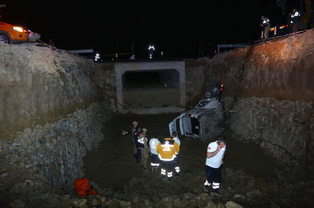 Bayburt'ta 8 Kişinin Öldüğü 4 Kişinin Yaralandığı Trafik Kazasına 2 Gözaltı Bayburt'ta 8 Kişinin Öldüğü 4 Kişinin Yaralandığı Trafik Kazasına 2 Gözaltı