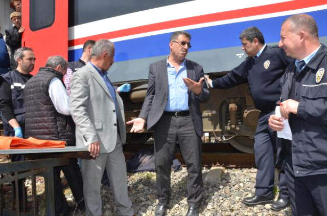 Aydın Yolcu Treni Çarpan Yaşlı Kadın Öldü Yolcu Treninin Altında Kalan Yaşlı Kadın Feci Şekilde Can Verdi