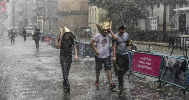 Meteorolojiden Uyarı! Sağanak Yağış Ve Fırtına Geliyor Meteorolojiden Uyarı! Sağanak Yağış Ve Fırtına Geliyor
