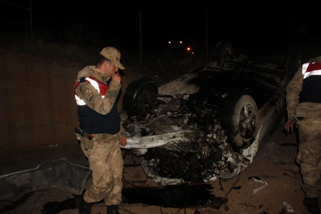 Trafik Kazasında 1 Arkadaşı Öldü, 3'ü de Yaralandı, Jandarmayı Görünce Yaralı Olarak Kaçtı