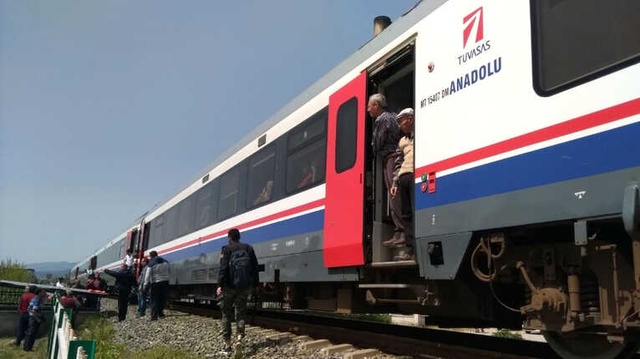 Feci Şekilde Can Verdi! Tren Yaşlı Kadının Üstünden Geçti