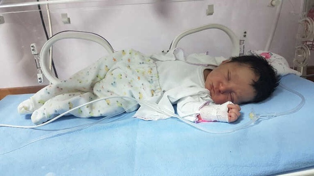 Ağaç Altına Bırakılmış <a class='keyword-sd' href='/bebek/' title='Bebek'>Bebek</a> Bulundu! Onu Kurtaran Askerlerin İsmini Aldı