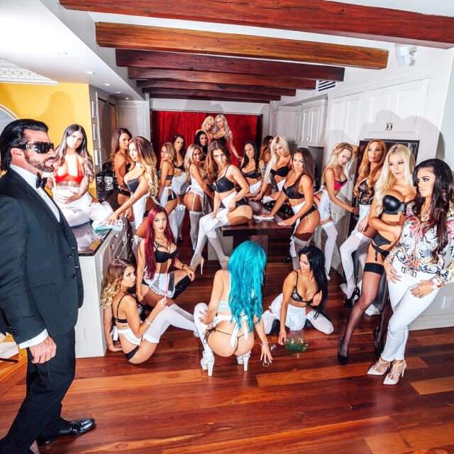 Evli Instagram Fenomeninden Olay İtiraf: Her Gün 4 Kadınla Beraber Oluyorum