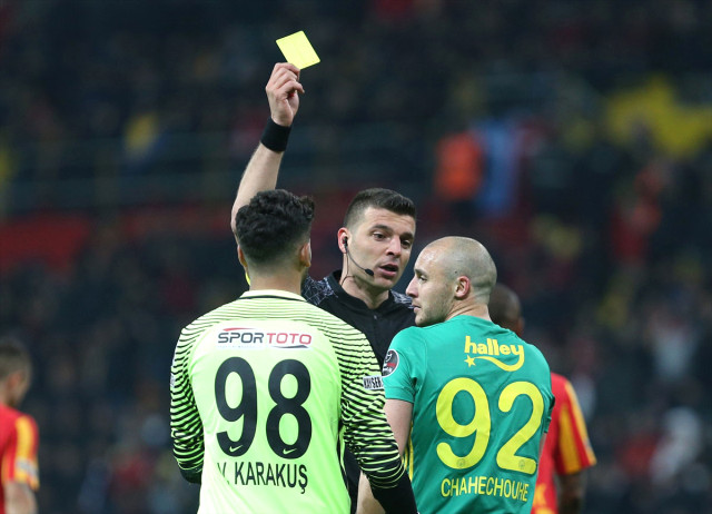 Fenerbahçeli Aatif Chahechouhe: Salakça Sarı Kart Gördüm