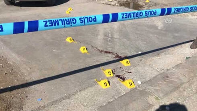 Husumetli Aileler Arasında Silahlı Kavga Çıktı: 1 Ölü, 3 Yaralı