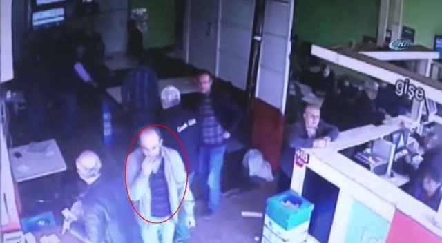 Epilepsi Nöbeti Geçiren Hastanın Cebinden Parasını Çalıp Kaçtı