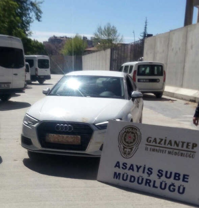 Oto Hırsızlarına Operasyon! Lüks Araç Çalan 4 Kişilik Çete Çökertildi