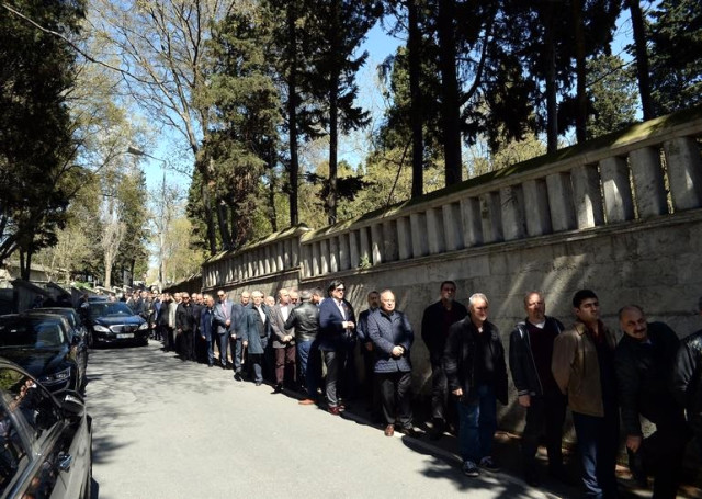 Ünlü Kuyumcu Sait Koç, Son Yolculuğuna Uğurlandı! Metrelerce Kuyruk Oluştu