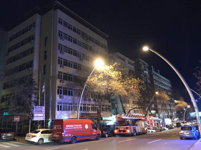 Yüksek Seçim Kurulu Binasında Yangın Paniği Ankara'da Yüksek Seçim Kurulu Binasında Yangın Paniği