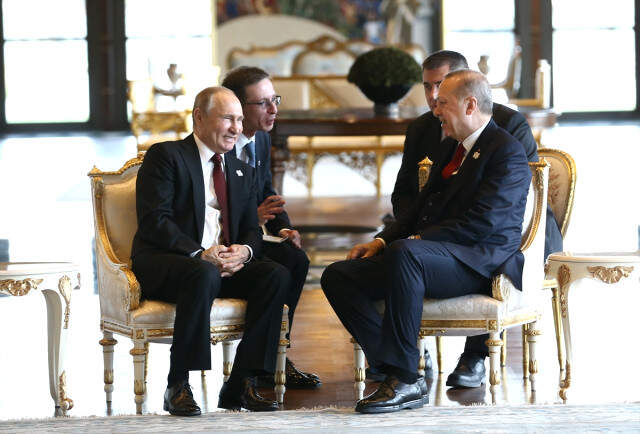 Külliye'de Başbaşa Görüşen Erdoğan ve Putin'den Düşman Çatlatan Kareler