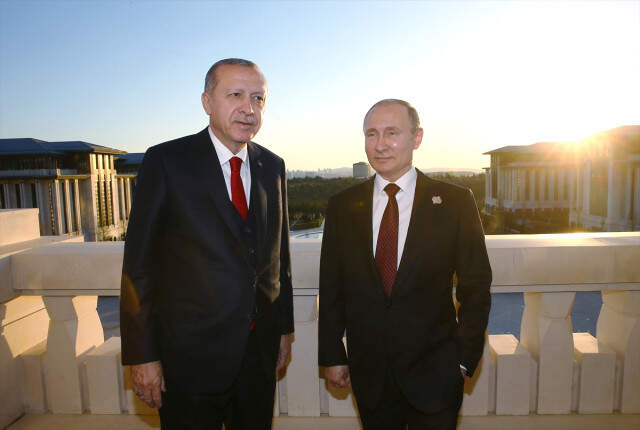 Külliye'de Başbaşa Görüşen Erdoğan ve Putin'den Düşman Çatlatan Kareler