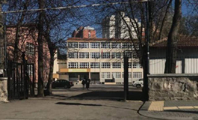 4 Lise Öğrencisi, 2 Sınıf Arkadaşı Tarafından Okulda Bıçaklanıp Saatlerce Yaralı Bekledi 4 Lise Öğrencisi, 2 Sınıf Arkadaşı Tarafından Okulda Bıçaklanıp Saatlerce Yaralı Bekledi
