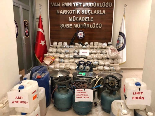 Polise Büyük Şok! Köye Eroin İmalathanesi Kurmuşlar