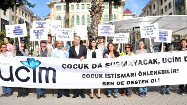 5 Yaşındaki Kız Çocuğuna Cinsel İstismar Beraat Çıktı, Dernek Başkanı Hüngür Hüngür Ağladı