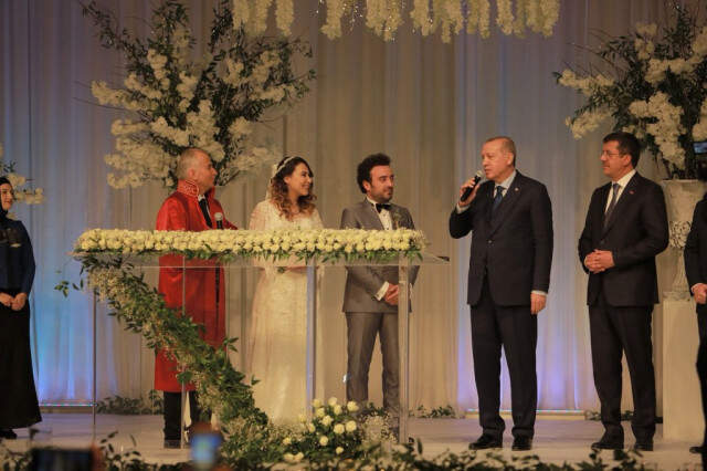 Erdoğan, Denizli Belediye Başkanı'nın Kızının Nikah Şahidi Oldu