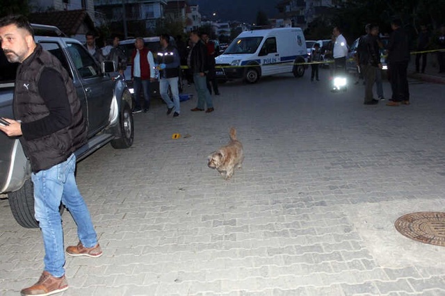 Antalya Kemer'de Kar Maskeli Saldırganlar Baba - Oğla Kurşun Yağdırdı: 1 Ölü