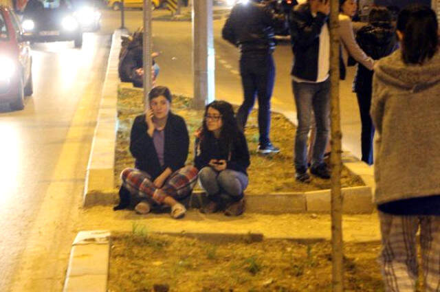 Bolu'da Gece Yarısı Korkutan Deprem! Vatandaşlar Sokağa Döküldü