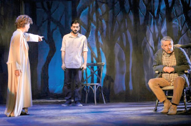 Tekirdağ'da Tiyatro Oyununu Yanlış Anlayan Seyirciler Salonu Terk Etti
