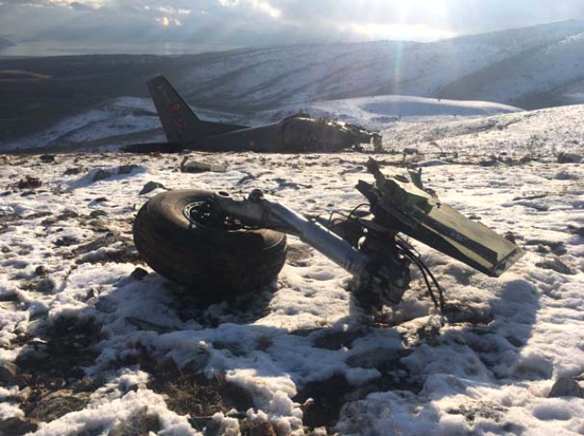 3 Asker Şehit Olmuştu, 'Uçan Tabut'un Enkazı 3 Ay Sonra Kayseri'ye Götürüldü