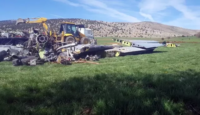 3 Asker Şehit Olmuştu, 'Uçan Tabut'un Enkazı 3 Ay Sonra Kayseri'ye Götürüldü