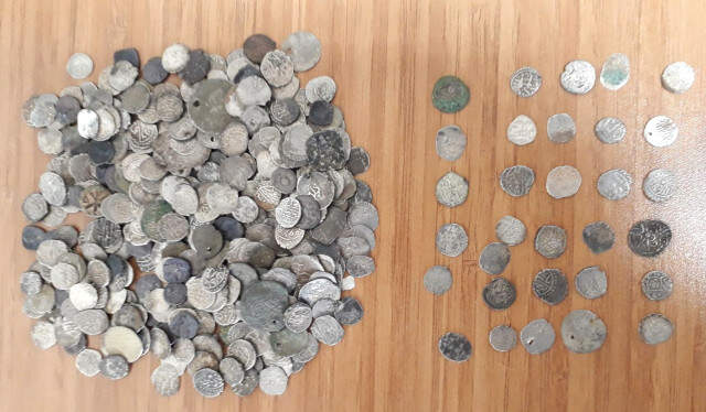 Kaçakçılık Operasyonunda 'Divan-ı Humayun Beratları' Ele Geçirildi Kaçakçılık Operasyonunda