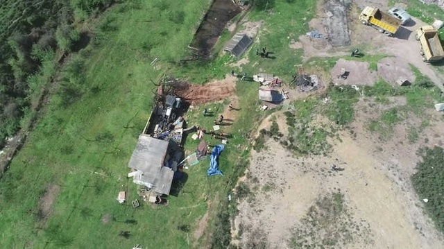 Küçük Kızların İstismar Edildiği Dehşet Çiftliği Yıkıldı! O Anlar Drone ile Görüntülendi