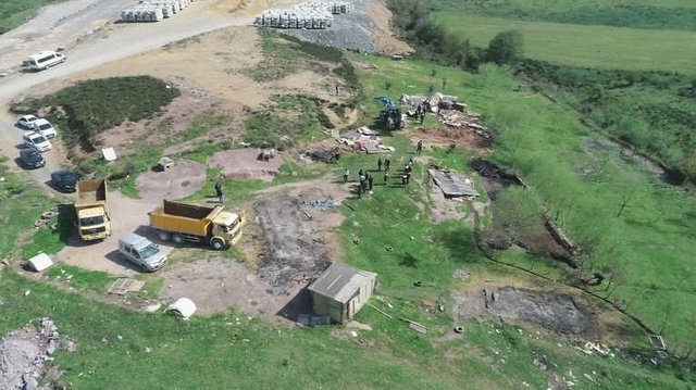 Küçük Kızların İstismar Edildiği Dehşet Çiftliği Yıkıldı! O Anlar Drone ile Görüntülendi
