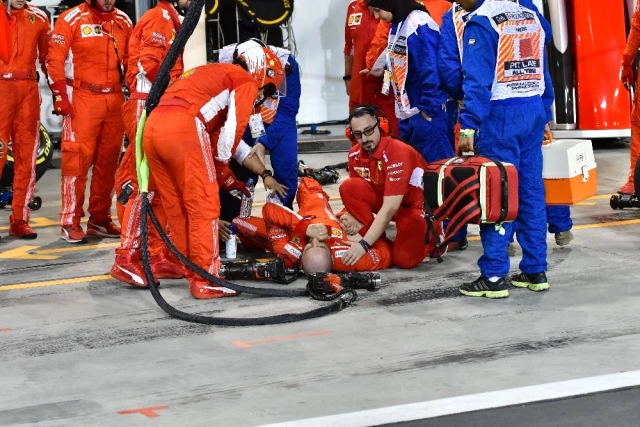 Formula 1'de Raikkonen, Mekanikerin Bacağını Ezdi