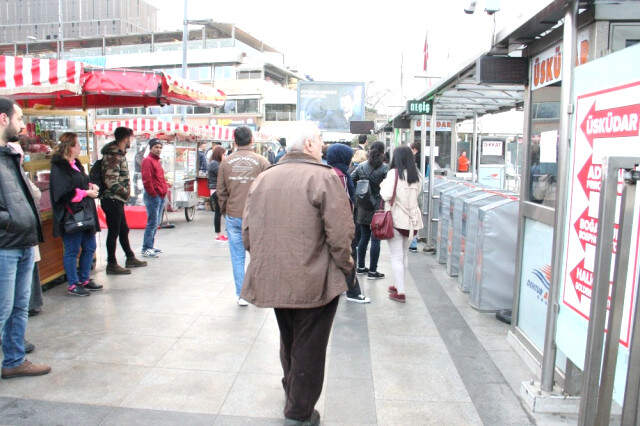 İstanbul'da Yaşanan Yoğun Sis Nedeniyle Deniz Seferleri İptal Edildi