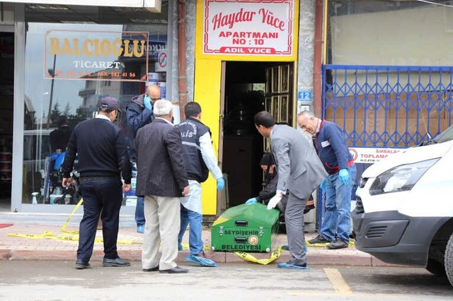 Polisi Arayıp ''İntihar Edeceğiz'' Dedi, Önce Arkadaşını Sonra Kendini Vurdu