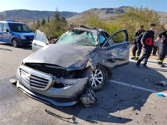 Ünlü Türkücü Esat Kabaklı Trafik Kazasında Yaralandı