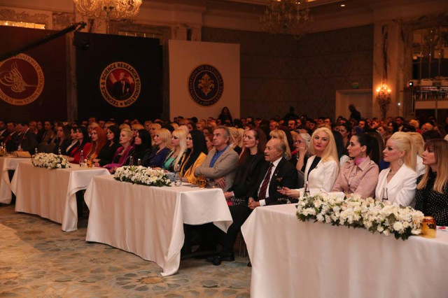 Adnan Oktar'ın Kedicikleri Atatürk Konulu Konferansa Katıldı