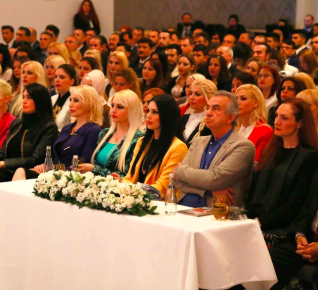 Adnan Oktar'ın Kedicikleri Atatürk Konulu Konferansa Katıldı