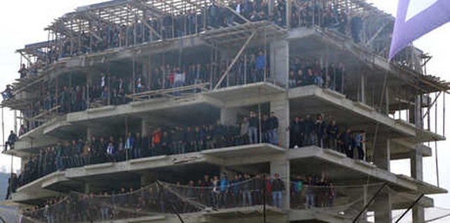 Maçları Binaların Çatısından Seyreden Hopa Taraftarı İçin Stat Geliyor