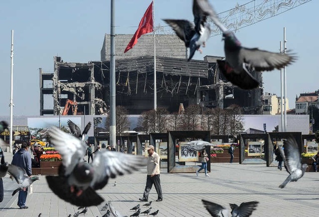 AKM Yıkımı Hızla Devam Ediyor! Çalışmalar İlk Kez İçeriden Görüntülendi