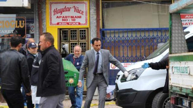 Tüfekle Vurulan Genç Babasını Arayıp 'Beni Adil Vurdu, Gelip Yardım Edin' Dedi Tüfekle Vurulan Genç Babasını Arayıp