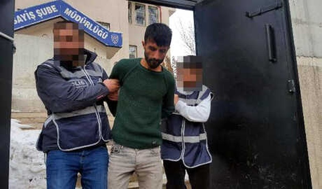 WhatsApp Fotoğrafını Beğenmediği İmam Nikahlı Eşini 50 Kez Bıçaklayıp Öldürdü
