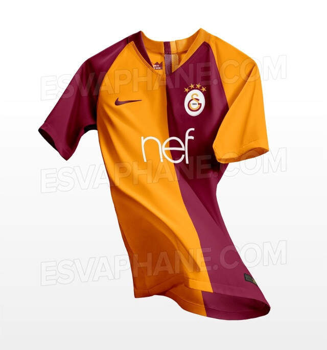 Galatasaray'ın İstanbul Boğazı Şeritli Forması Taraftarı Şaşırttı