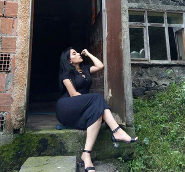 Trabzonlu Dilan Dere, Paylaşımlarıyla Sosyal Medyayı Sallıyor Trabzonlu Dilan Dere, Paylaşımlarıyla Sosyal Medyayı Sallıyor