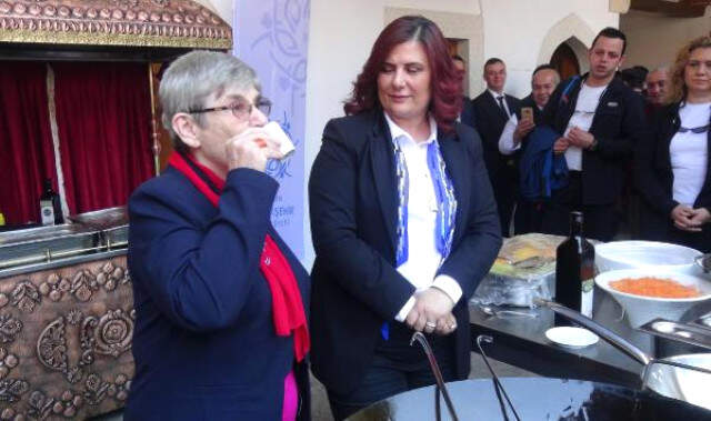 Canan Karatay Zeytinyağı İçti, 