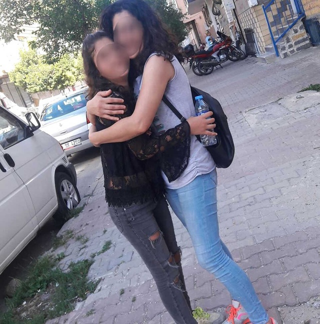 Annesinin Sevgilisi Tecavüz Etti, Anne