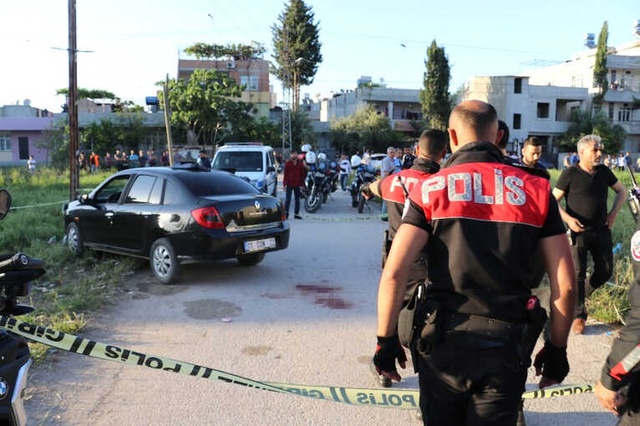 Polis Motoruna Çaparak Kaçmaya Çalışan Sürücü Vurularak Durduruldu