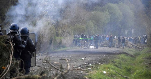 Fransa'da Hükümet Karşıtları Polisle Çatıştı: 51 Gözaltı