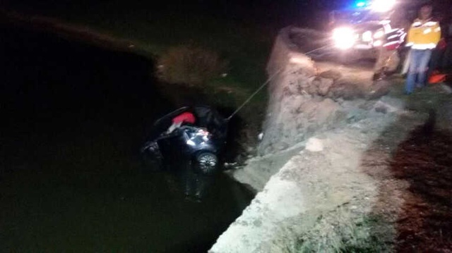 Bingöl'de Otomobil Gölete Düştü: 2 Kişi Hayatını Kaybetti, 2 Yaralı