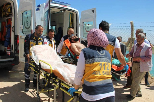 Şanlıurfa'da Sulama Kanalına Düşen 2 Kuzenden Biri Kurtarıldı, Diğeri Akıntıda Kayboldu