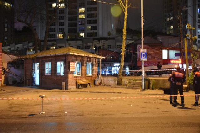 Sarıyer'de Taksi Durağını Basan Eski Kahya, Kurşun Yağdırdı: 2 Yaralı