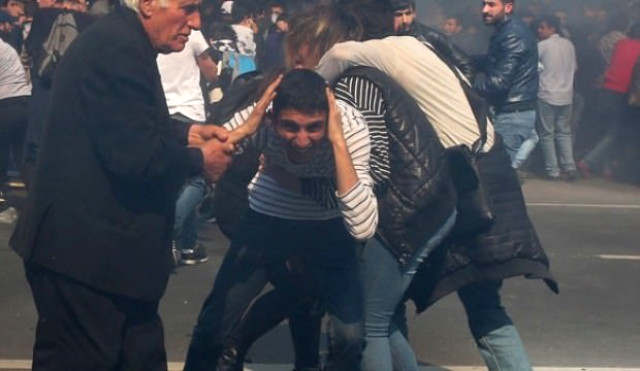 Ermenistan'da Sarkisyan Karşıtı Göstericiler Polisle Çatıştı